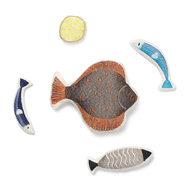 ferm LIVING Embroidered Fish Platter Playset